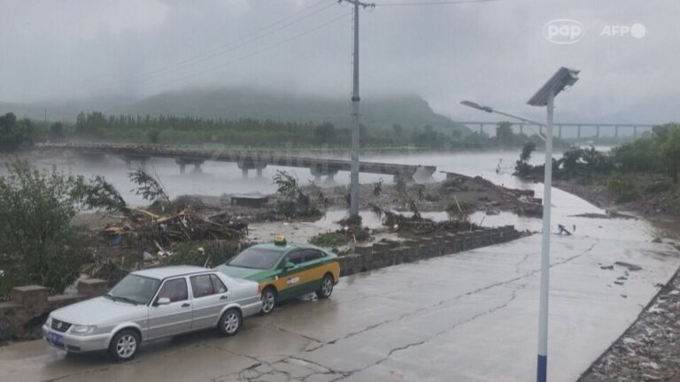 Chiny: co najmniej 11 ofiar śmiertelnych powodzi